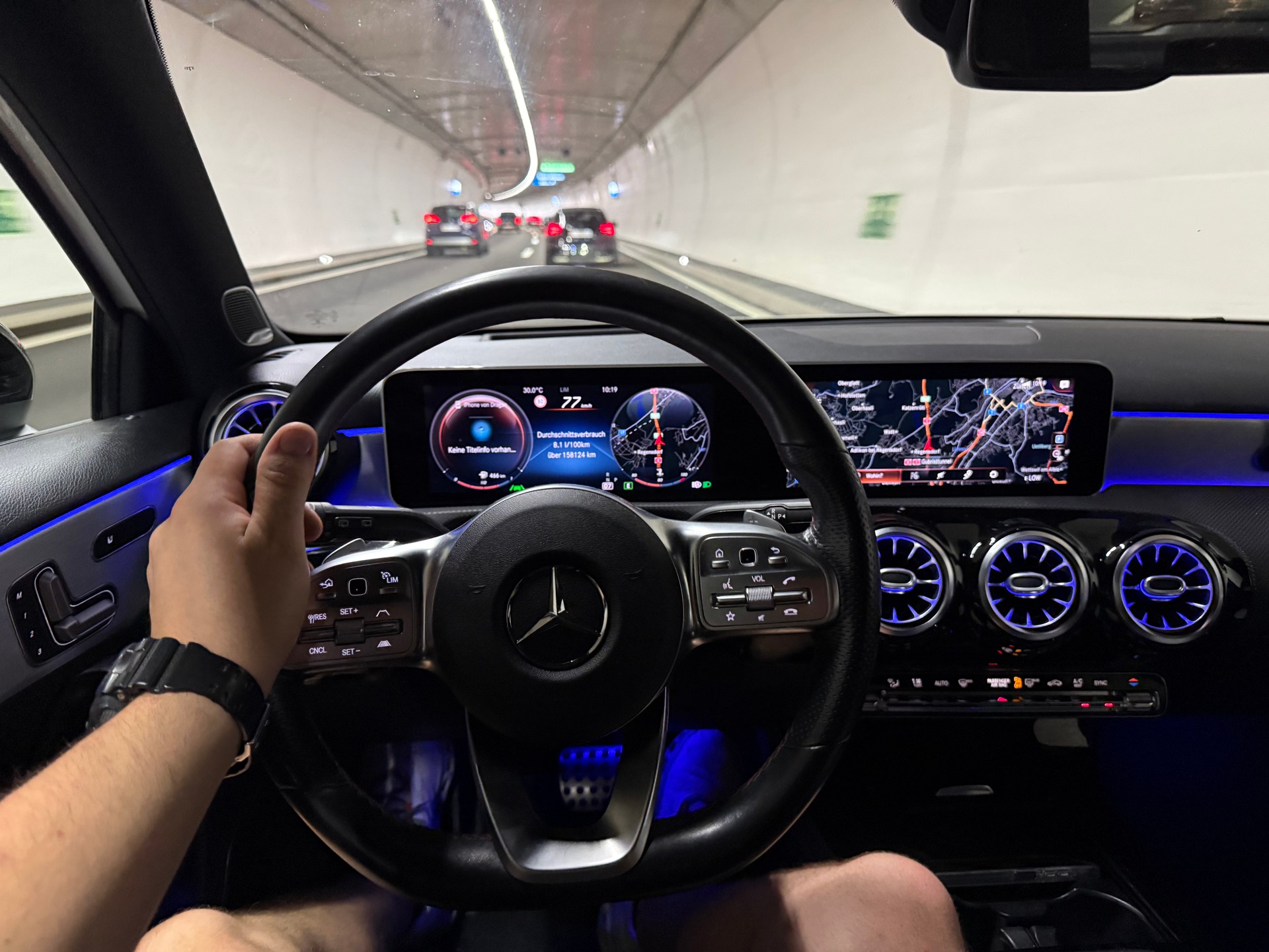 MERCEDES-BENZ A 220 AMG Line 4m-image-17