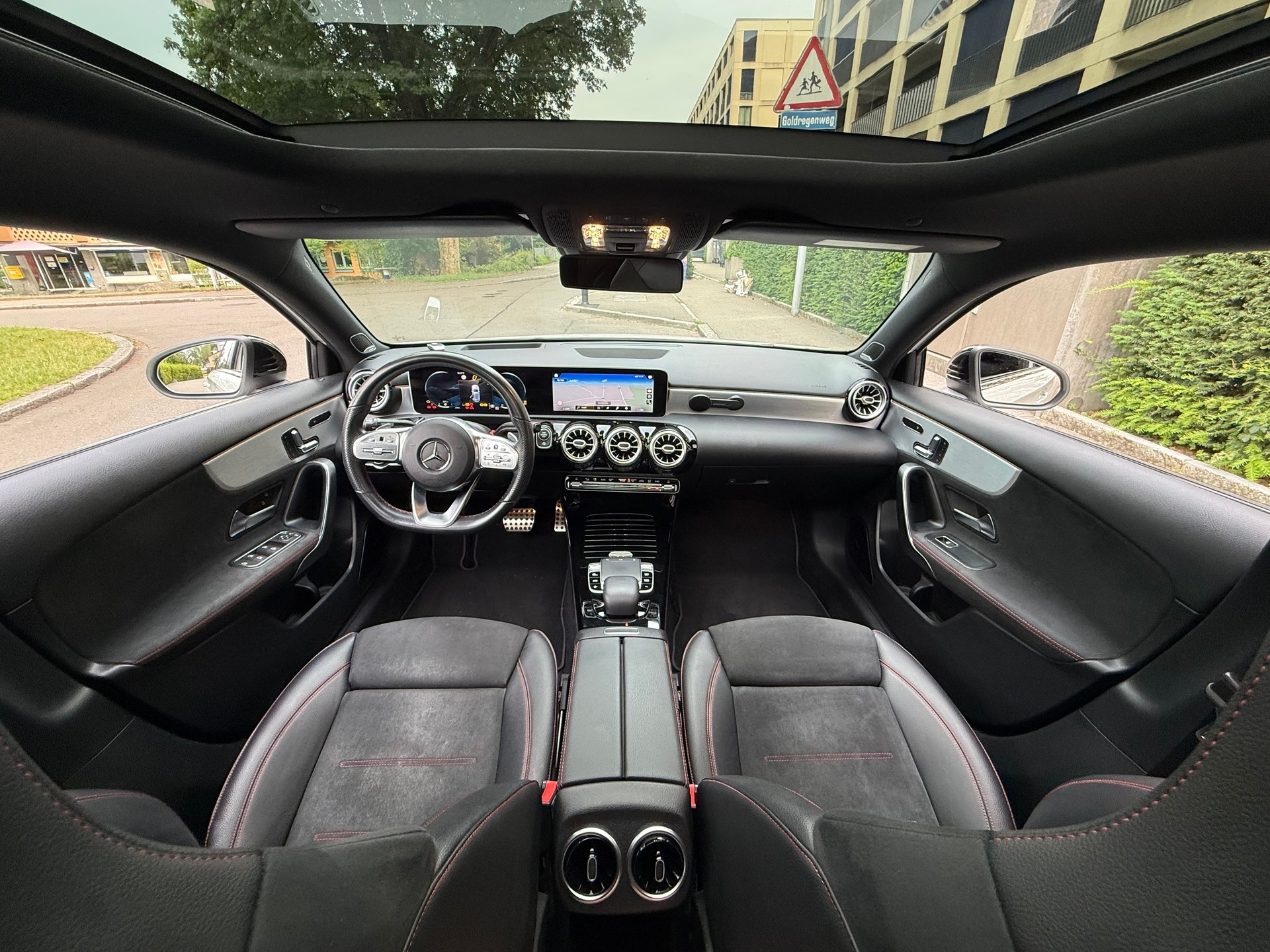 MERCEDES-BENZ A 220 AMG Line 4m-image-9