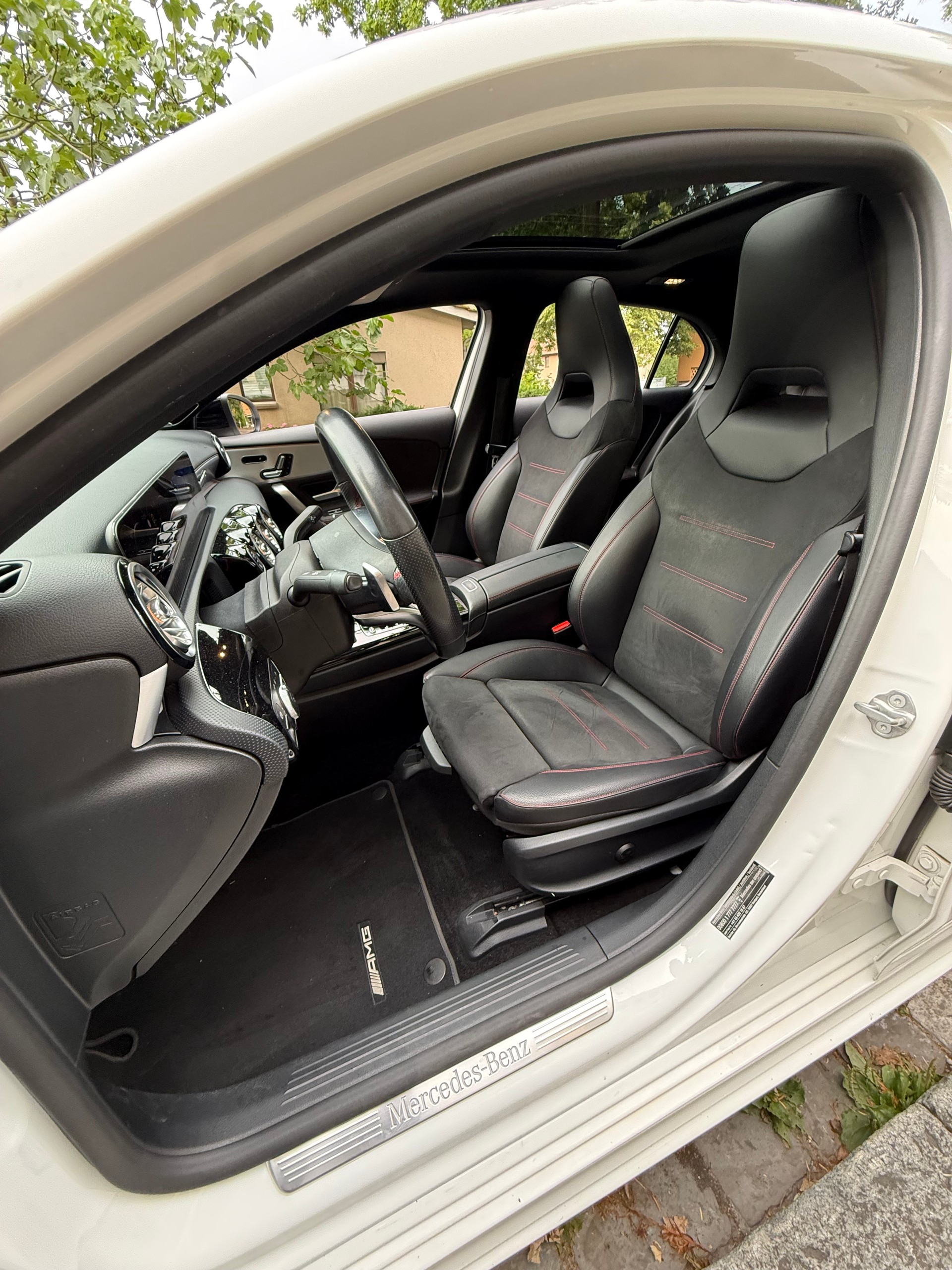 MERCEDES-BENZ A 220 AMG Line 4m-image-12