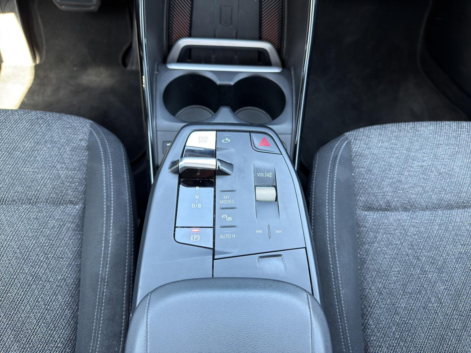 BMW iX1 xDrive 30 (CH) 🔋-image-17