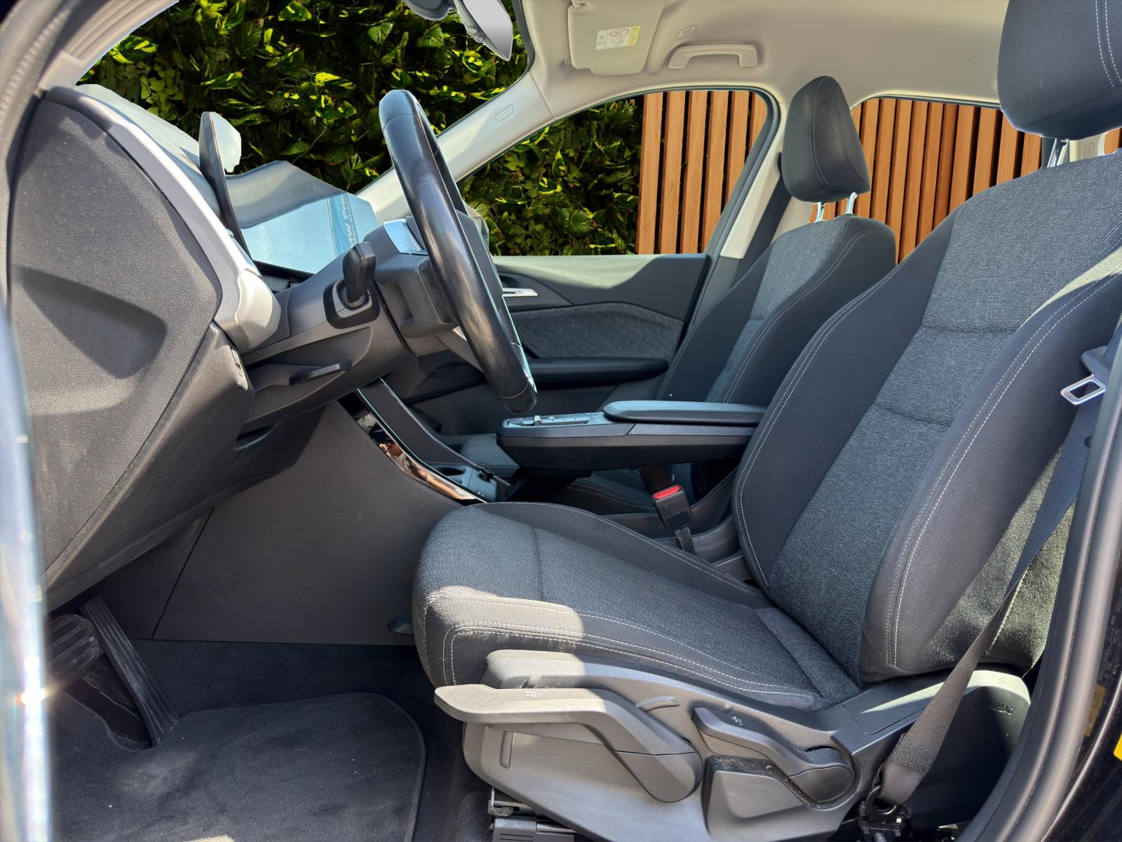BMW iX1 xDrive 30 (CH) 🔋-image-9