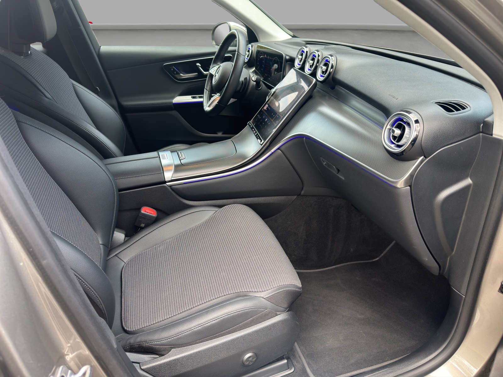 MERCEDES-BENZ GLC 220 d 4Matic 9G-Tronic-image-8