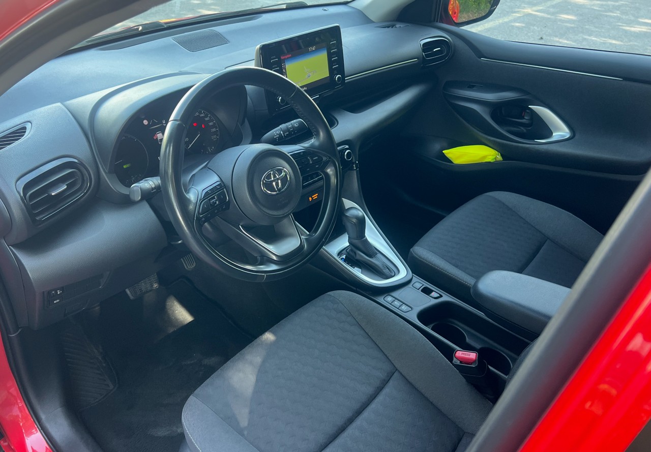 TOYOTA Yaris 1.5 Active e-CVT-image-6