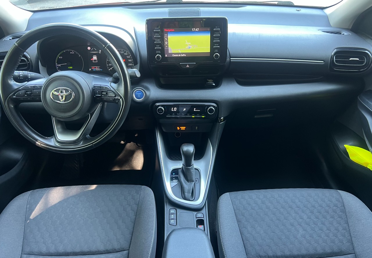 TOYOTA Yaris 1.5 Active e-CVT-image-9