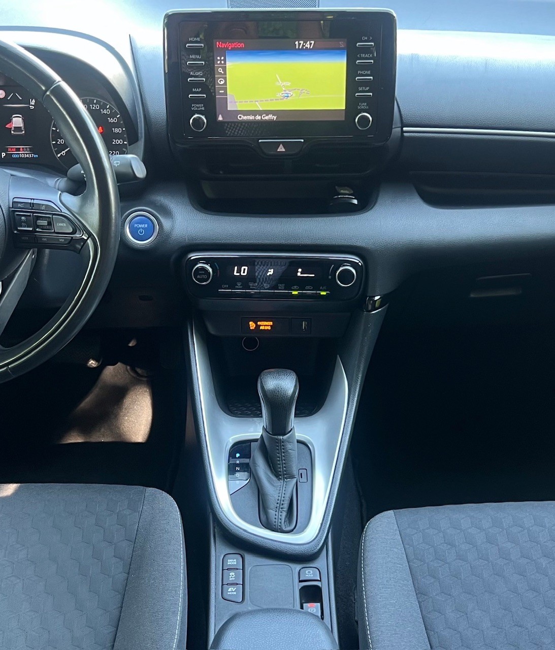 TOYOTA Yaris 1.5 Active e-CVT-image-11