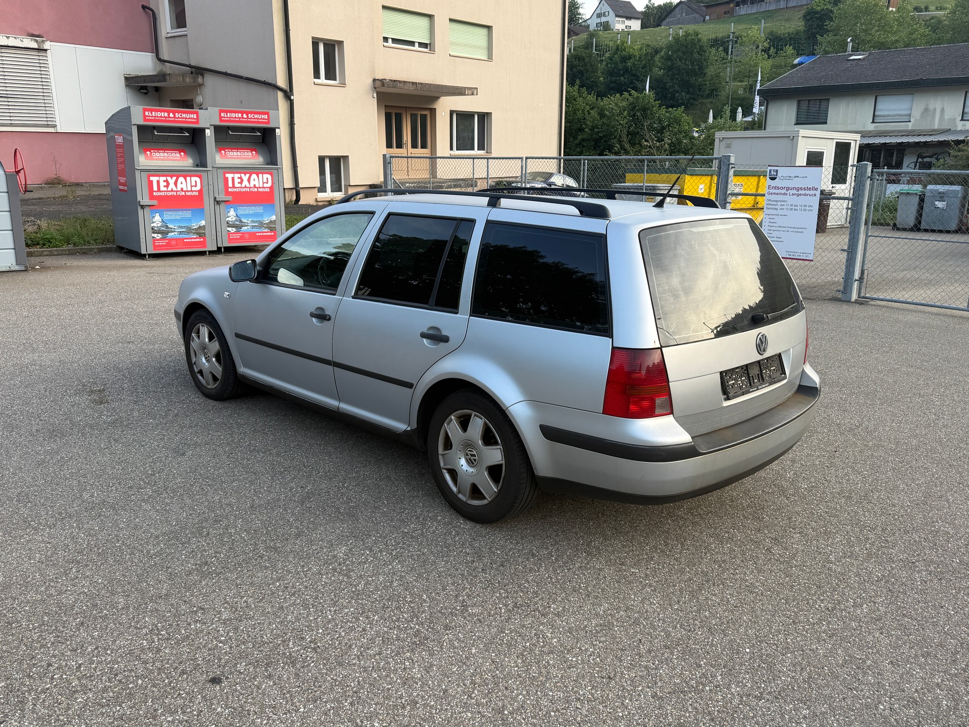 VW Golf Variant 1.9 TDI PD Ocean 4Motion-image-2