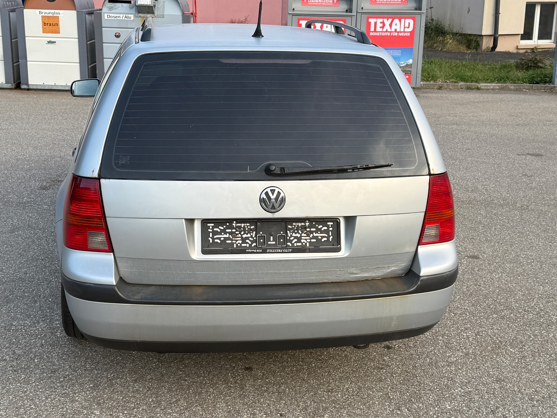 VW Golf Variant 1.9 TDI PD Ocean 4Motion-image-3