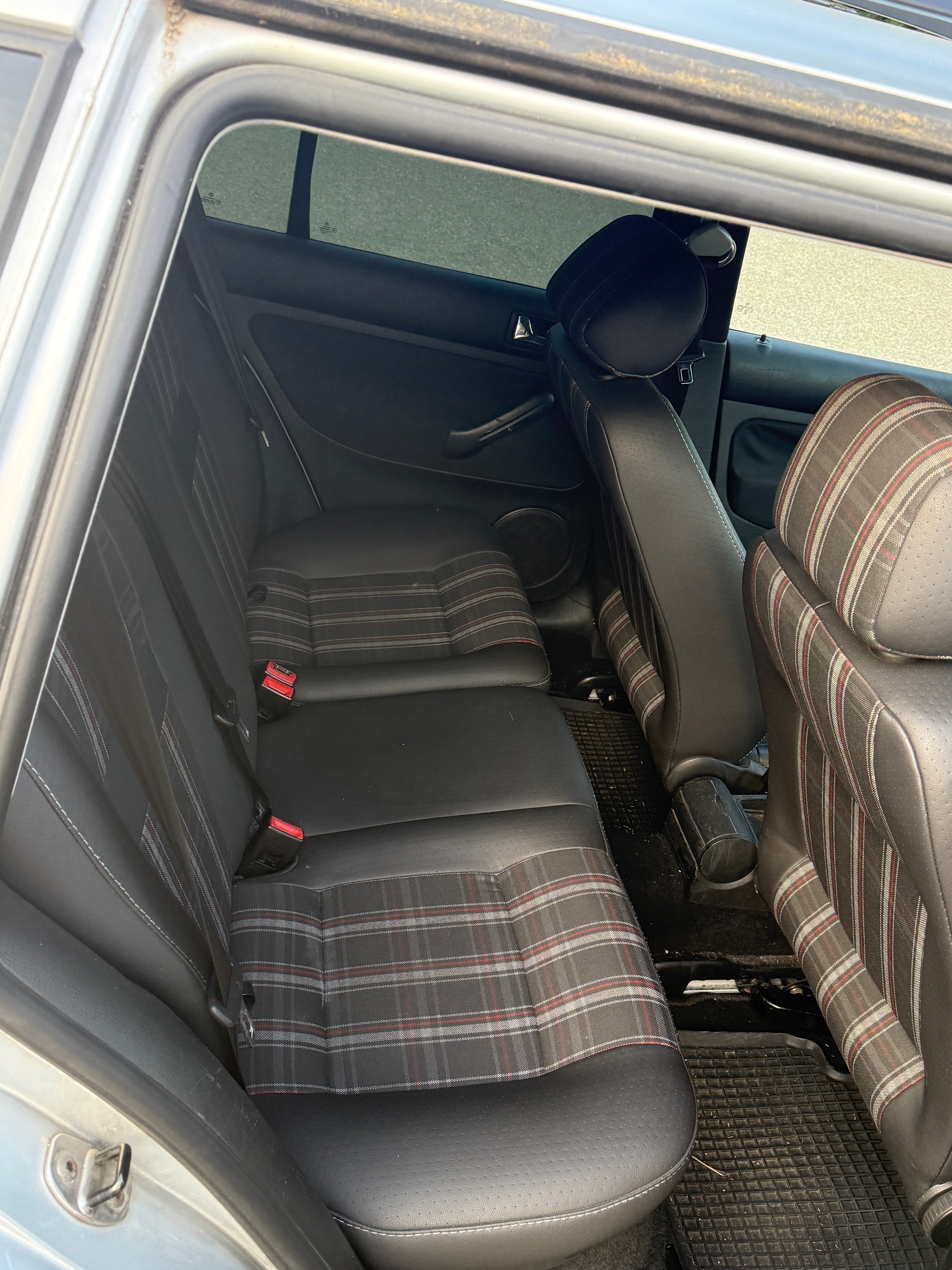 VW Golf Variant 1.9 TDI PD Ocean 4Motion-image-7
