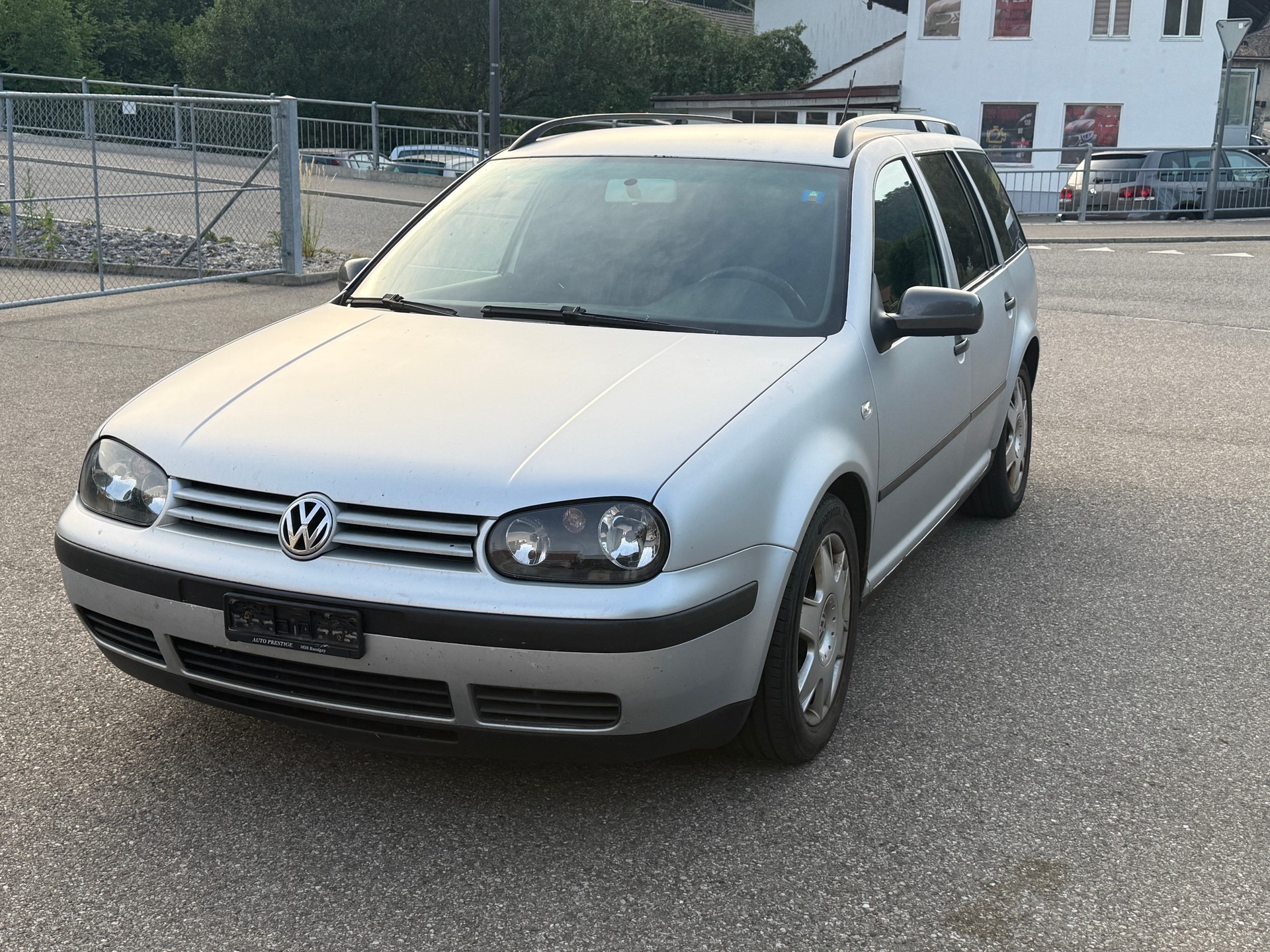 VW Golf Variant 1.9 TDI PD Ocean 4Motion-image-0