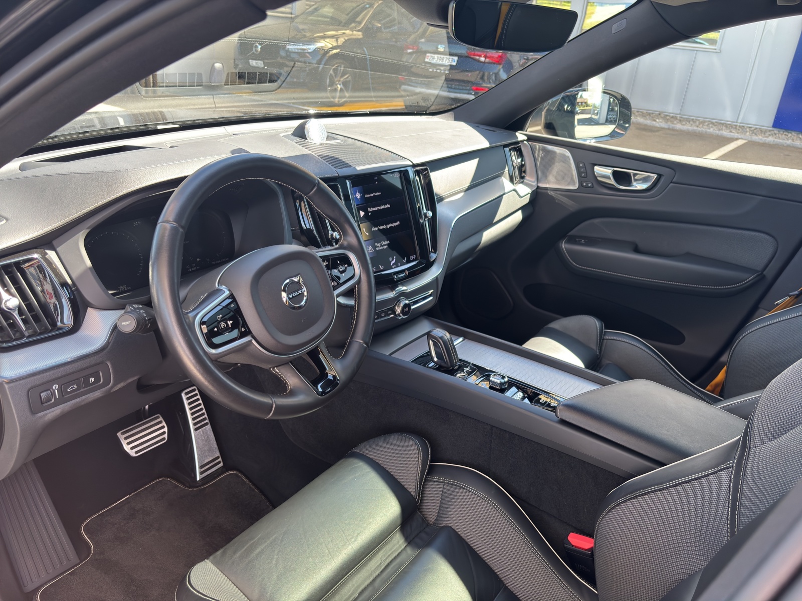 VOLVO XC60 2.0 T8 TE Polestar eAWD-image-9