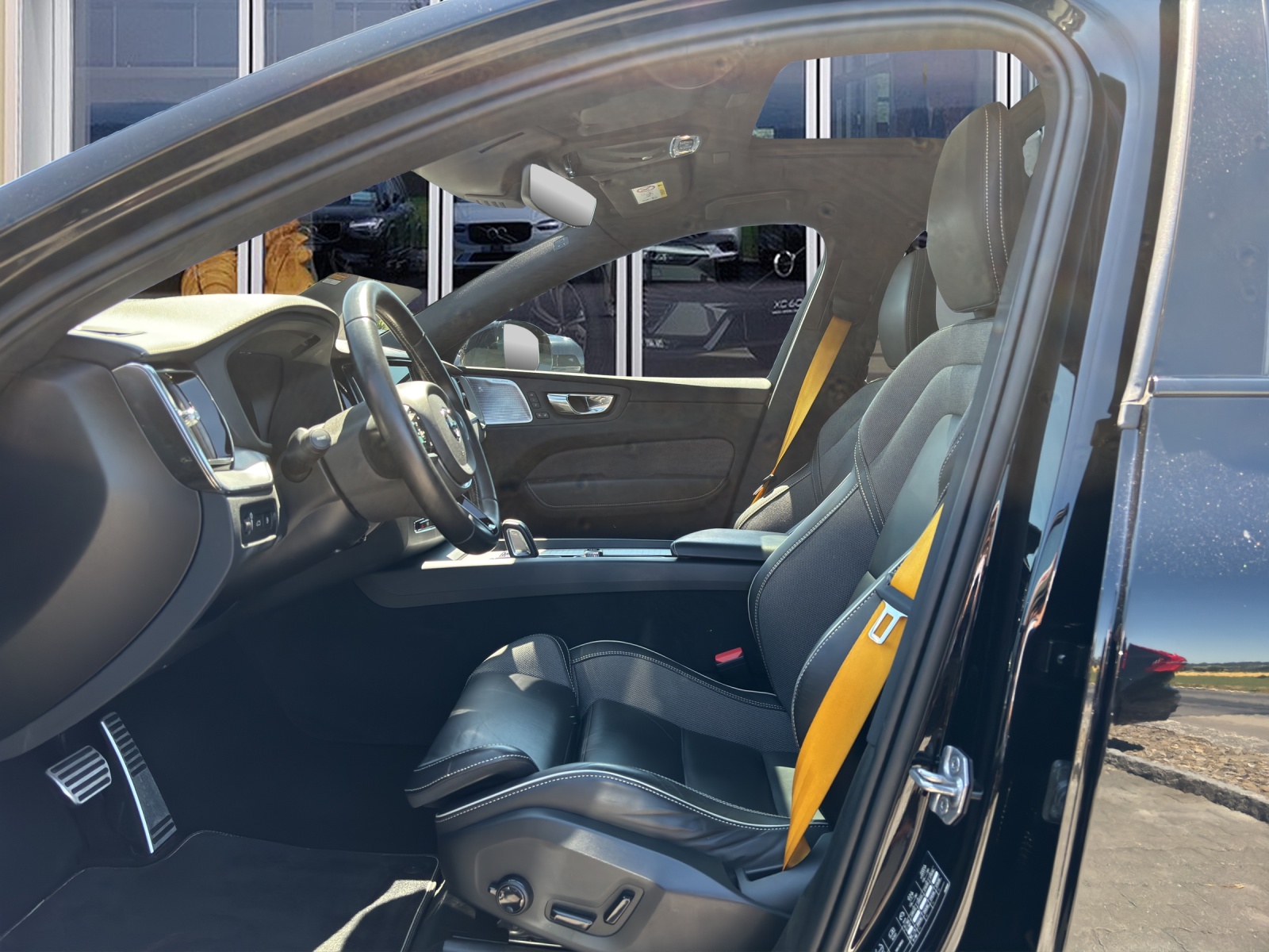 VOLVO XC60 2.0 T8 TE Polestar eAWD-image-8