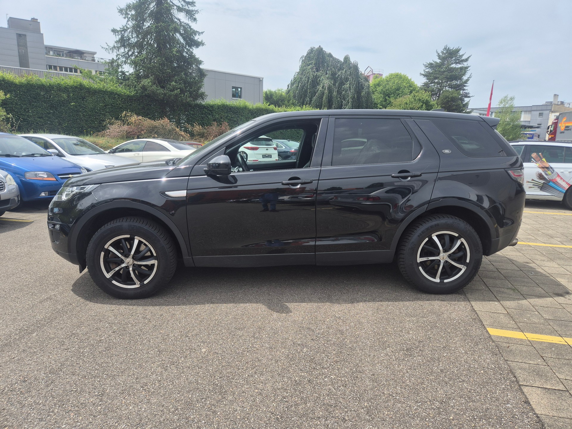 LAND ROVER Discovery Sport 2.0 TD4 HSE Luxury AT9-image-3
