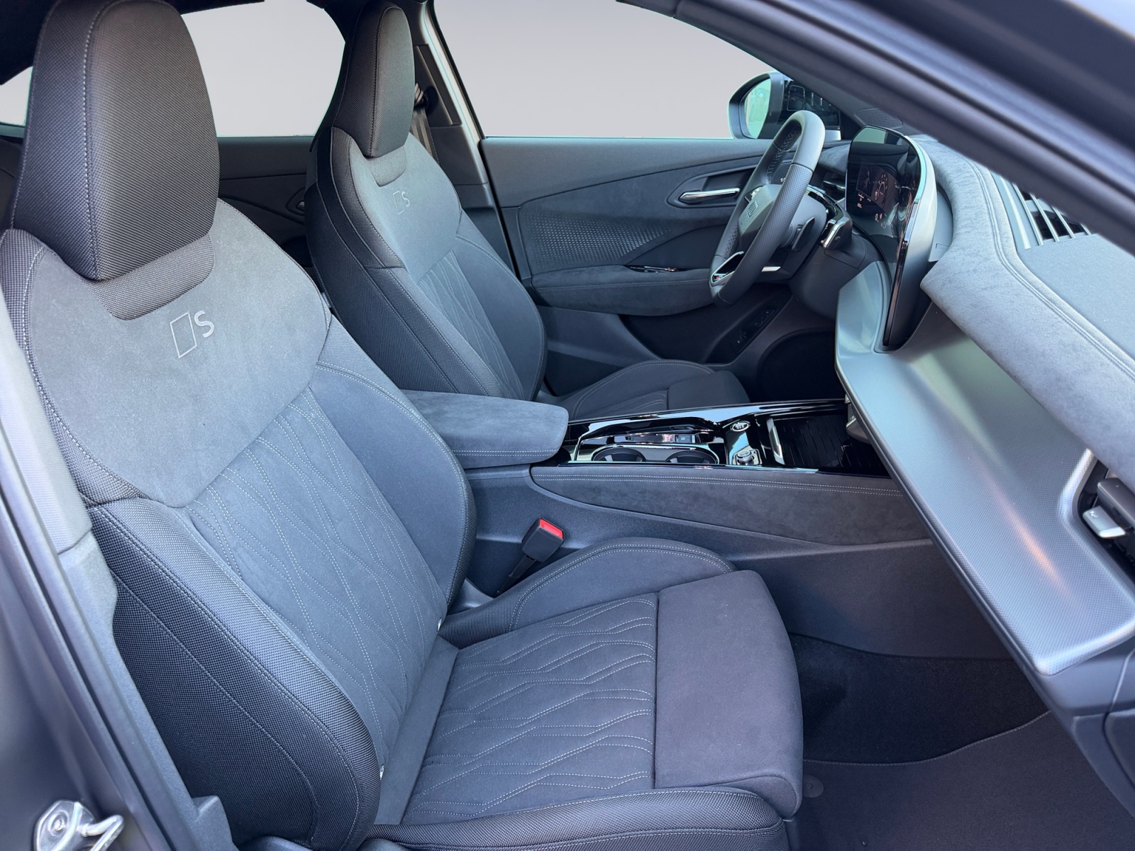 AUDI Q3 Sportback TFSI quattro 195 kW S tronic-image-12