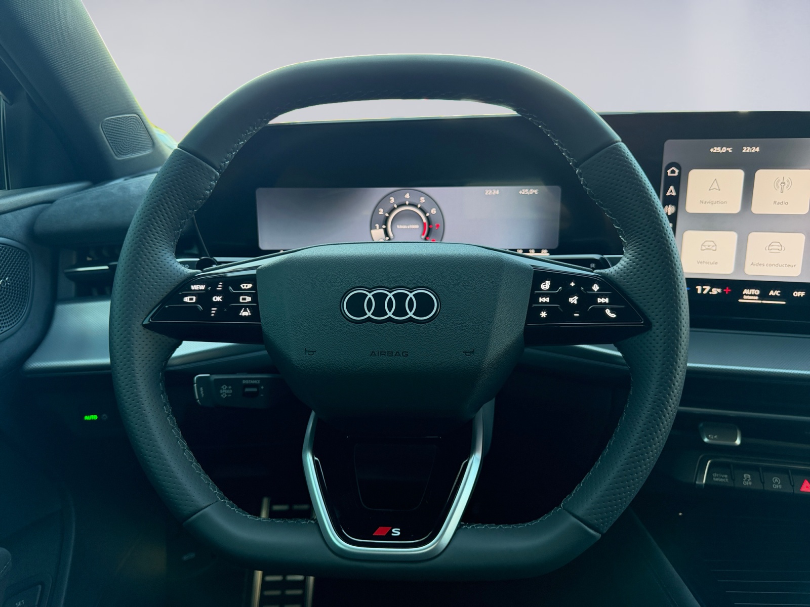 AUDI Q3 Sportback TFSI quattro 195 kW S tronic-image-9