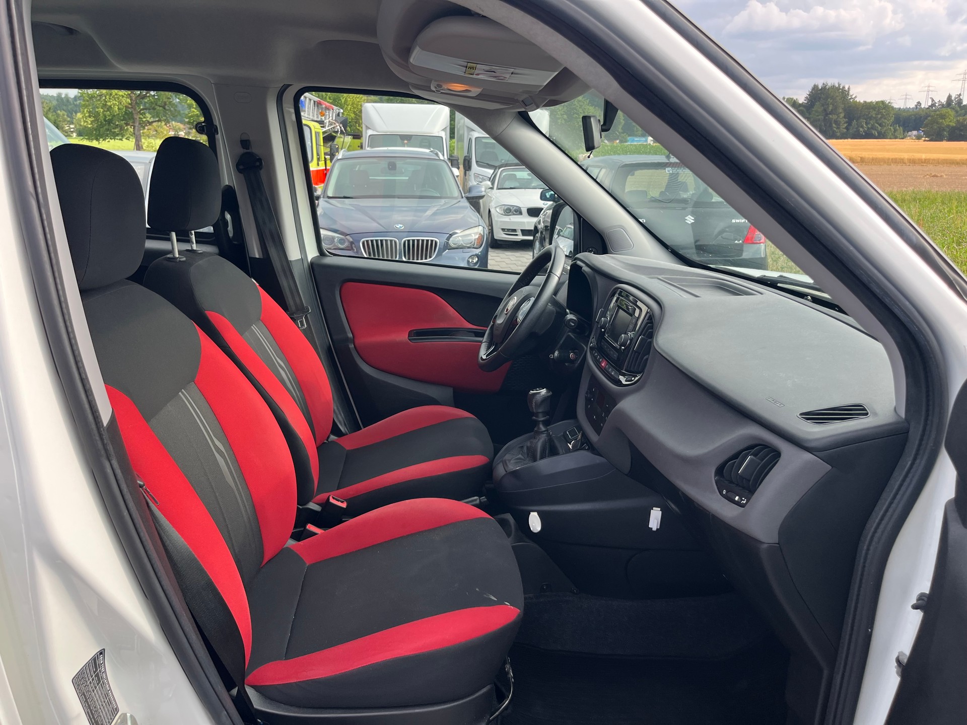 FIAT Doblò 1.6 Multi Jet Pop-image-12