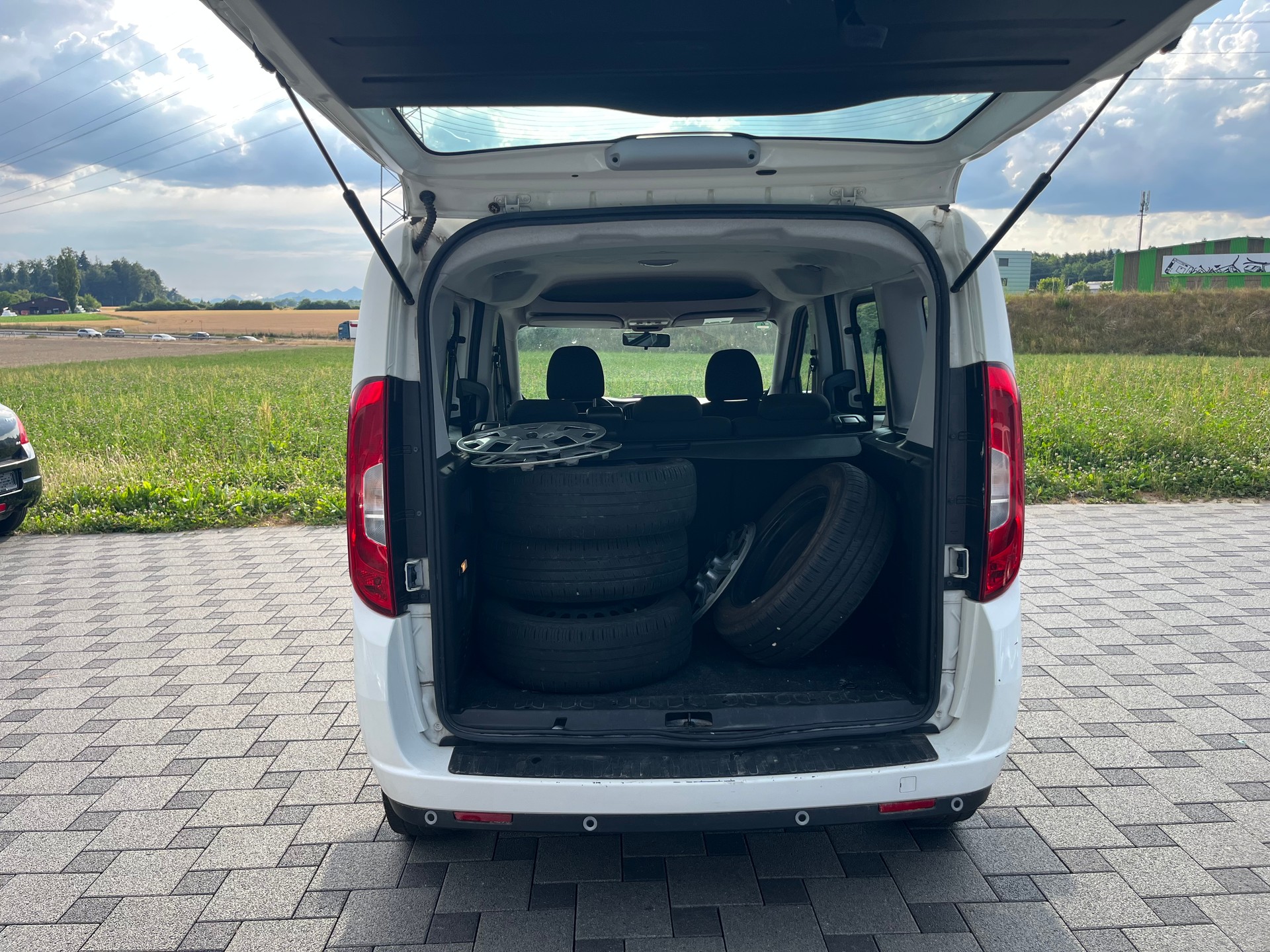 FIAT Doblò 1.6 Multi Jet Pop-image-7