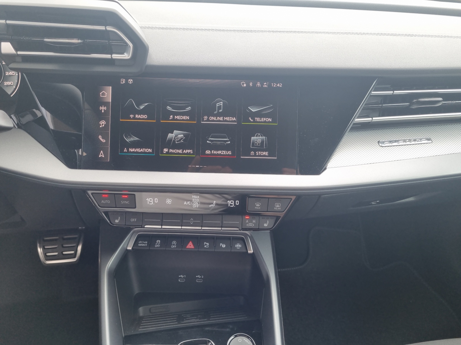 AUDI A3 Sportback TFSI e 200 kW S line S tronic-image-10
