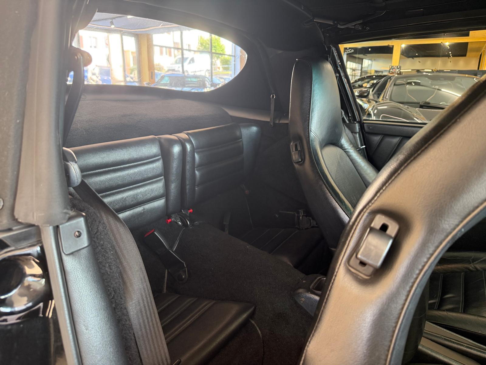 PORSCHE 911 Carrera 2 Cabrio-image-19