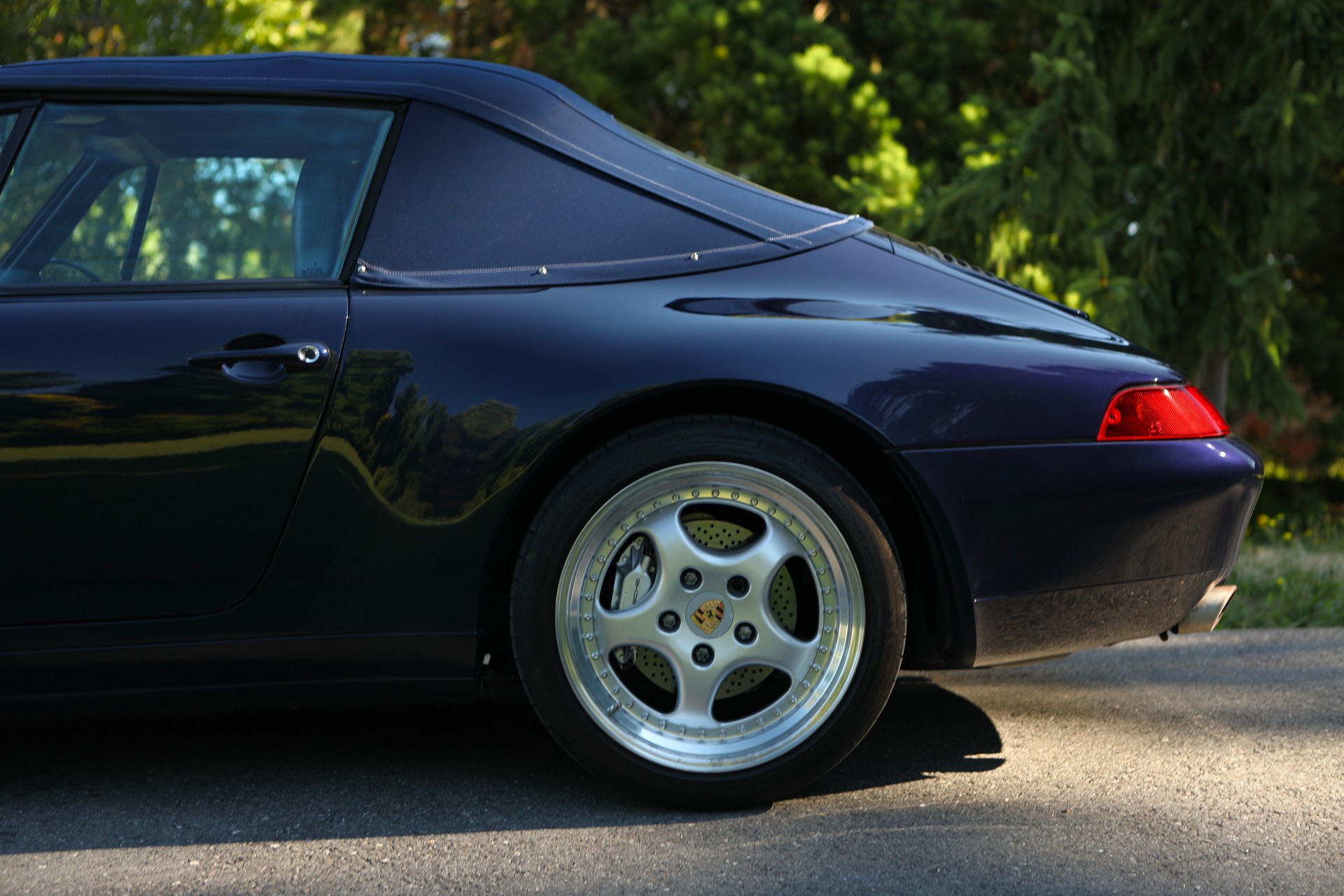 PORSCHE 911 Carrera 4 993 CabrioFifty Midnight Blue-image-4