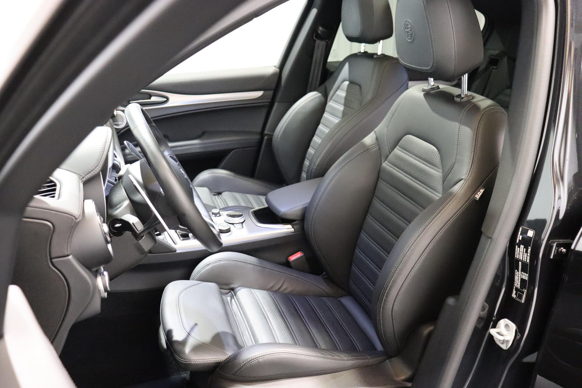 ALFA ROMEO Stelvio 2.0 Q4 280 Veloce-image-8