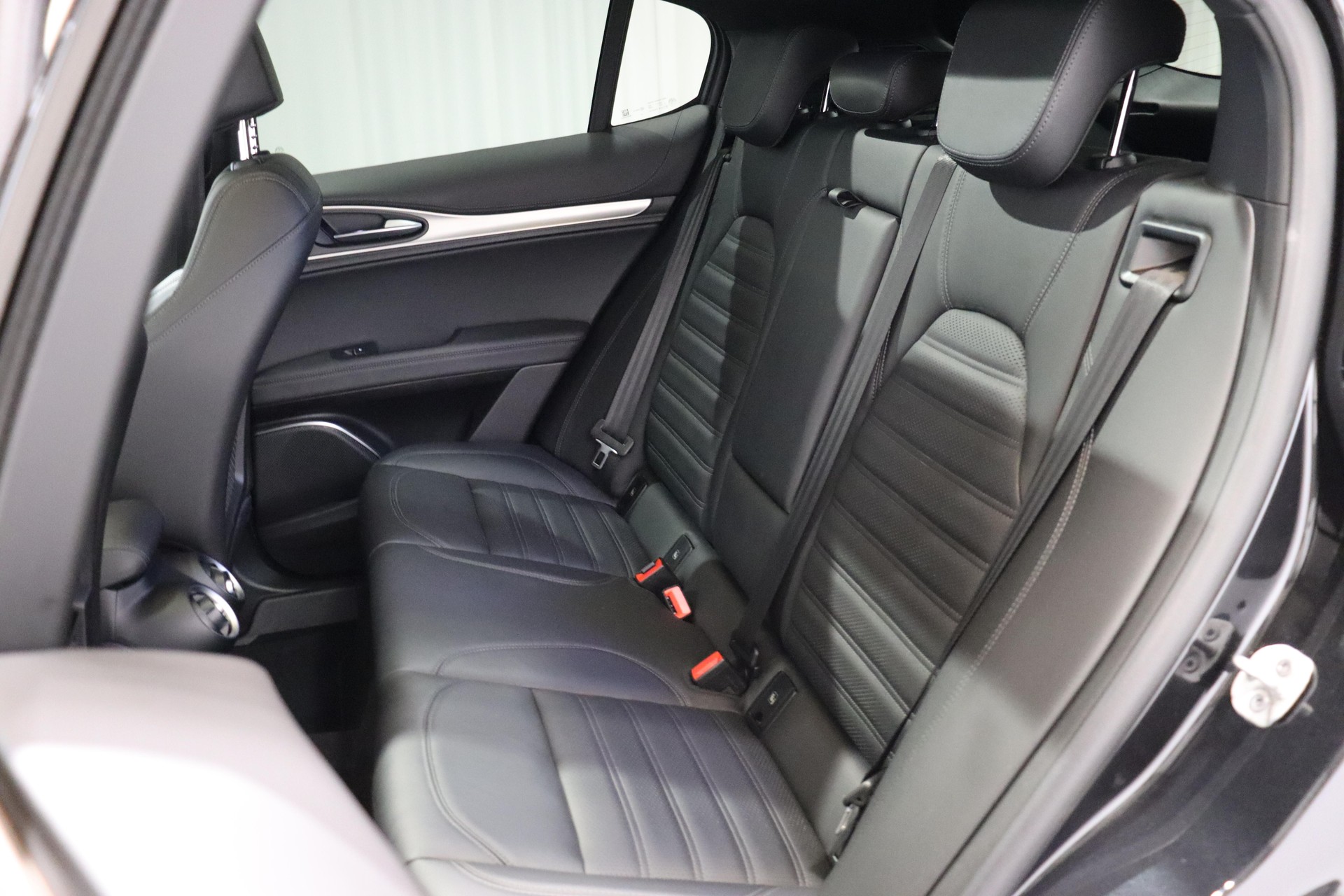 ALFA ROMEO Stelvio 2.0 Q4 280 Veloce-image-9