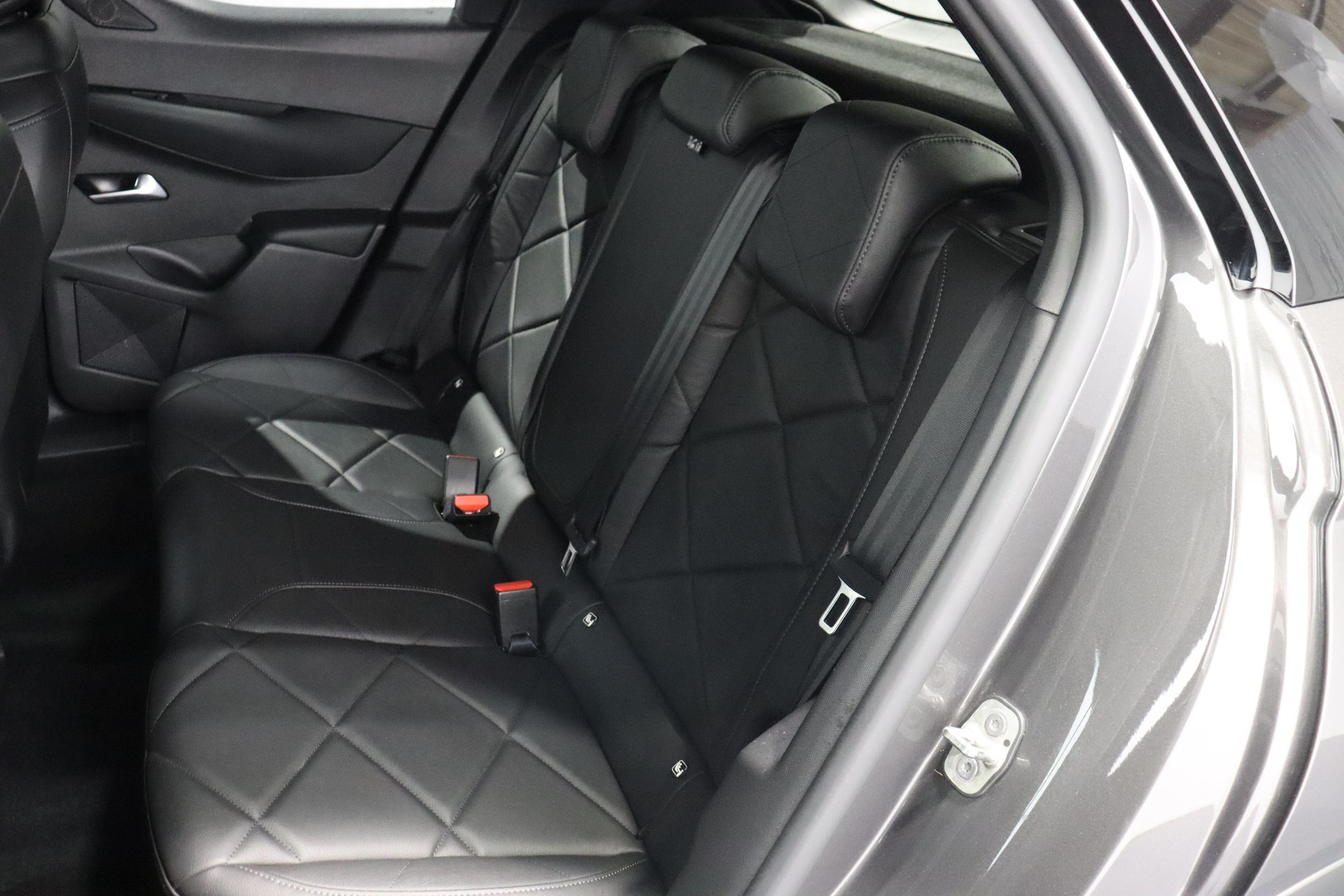 DS AUTOMOBILES 3 Crossback 1.2 PureTech 155 Bastille-image-5