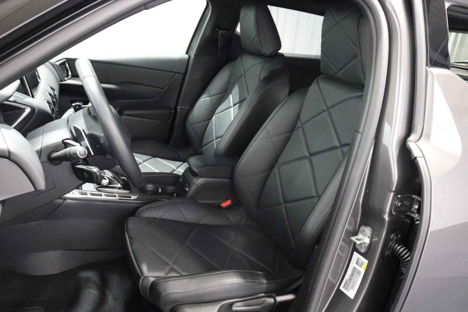 DS AUTOMOBILES 3 Crossback 1.2 PureTech 155 Bastille-image-4