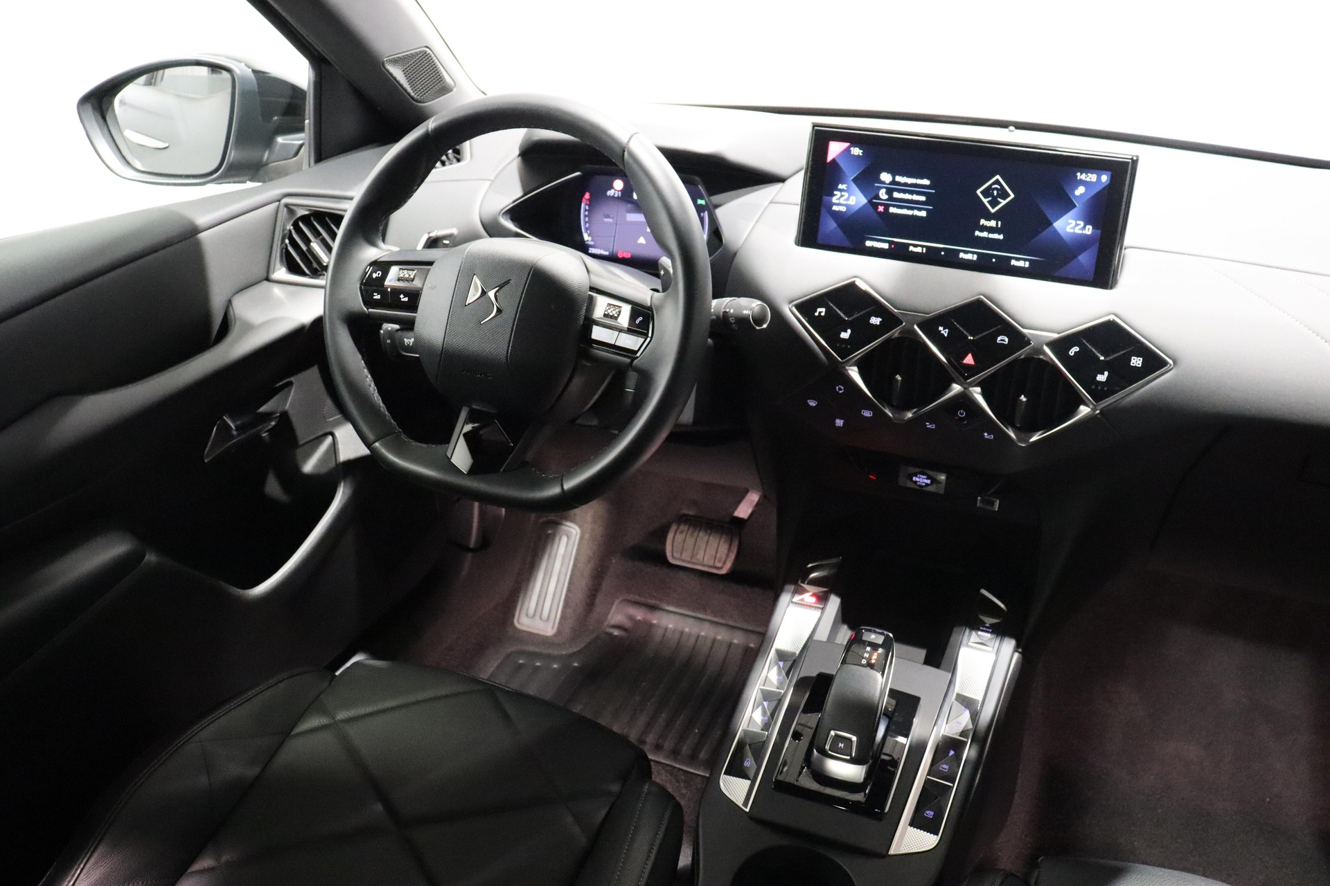 DS AUTOMOBILES 3 Crossback 1.2 PureTech 155 Bastille-image-7