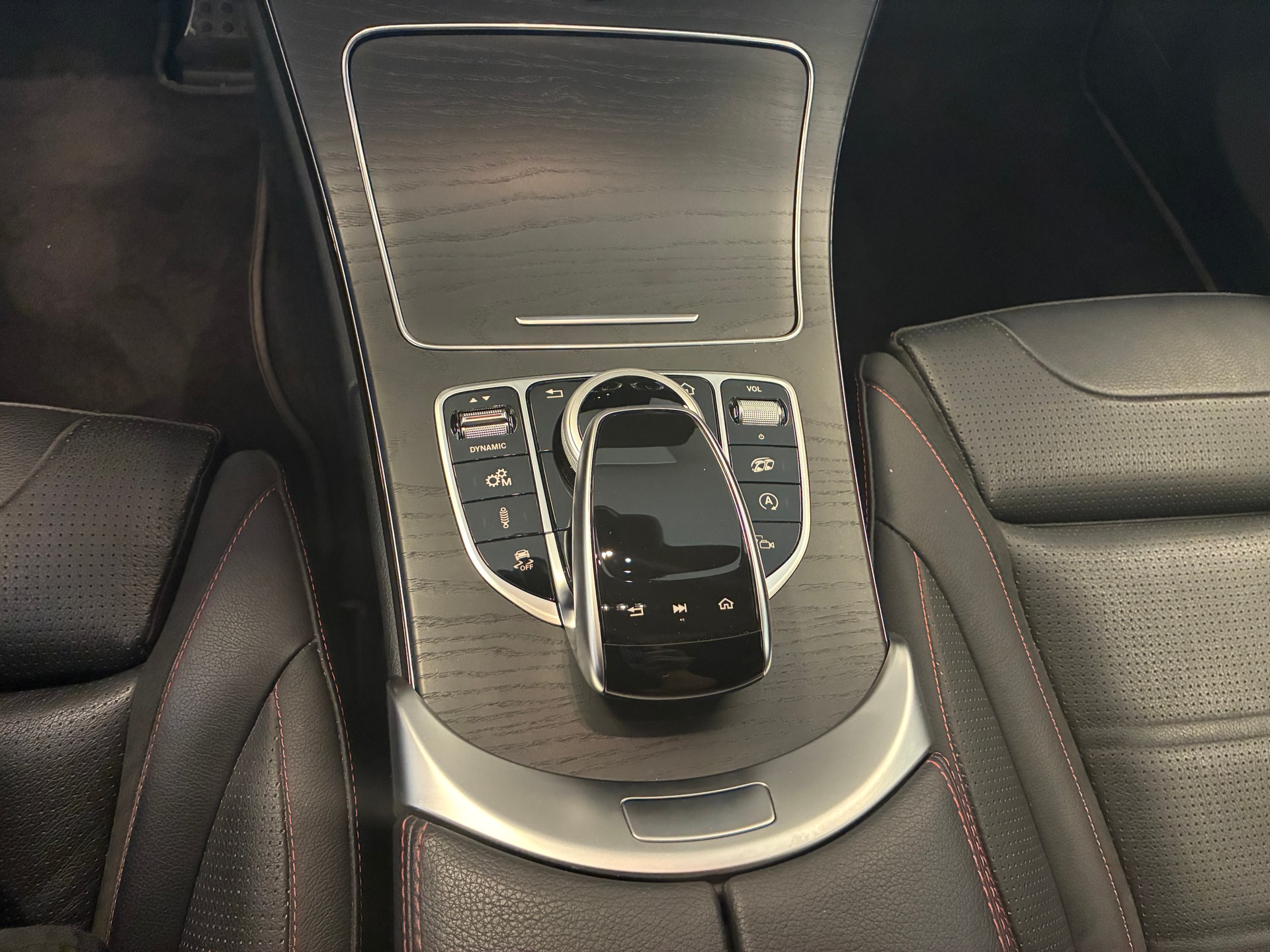 MERCEDES-BENZ C 43 AMG 4matic Kombi-image-9