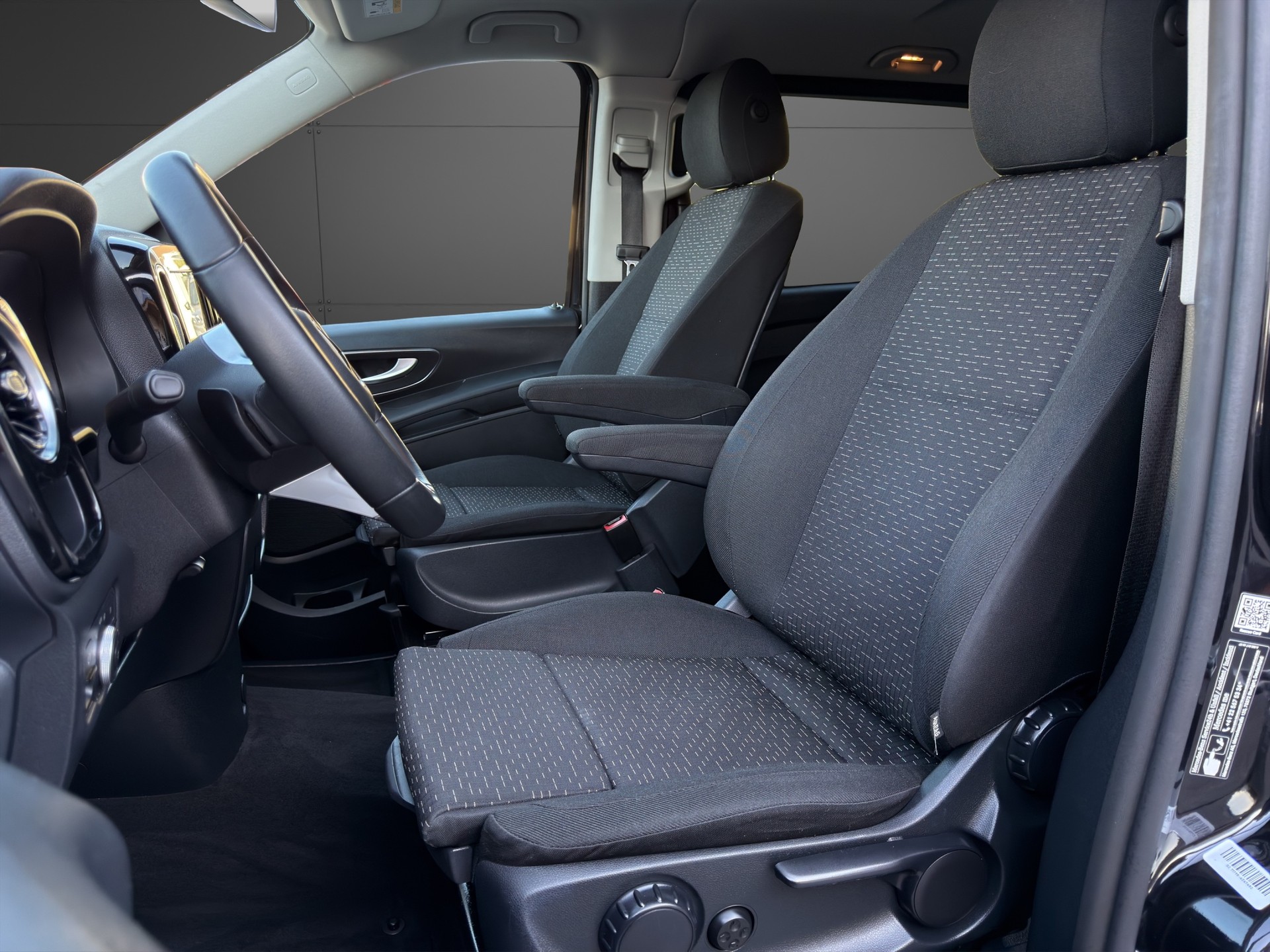 MERCEDES-BENZ Vito 116 CDI Lang Select Tourer 4Matic 9G-Tronic-image-9