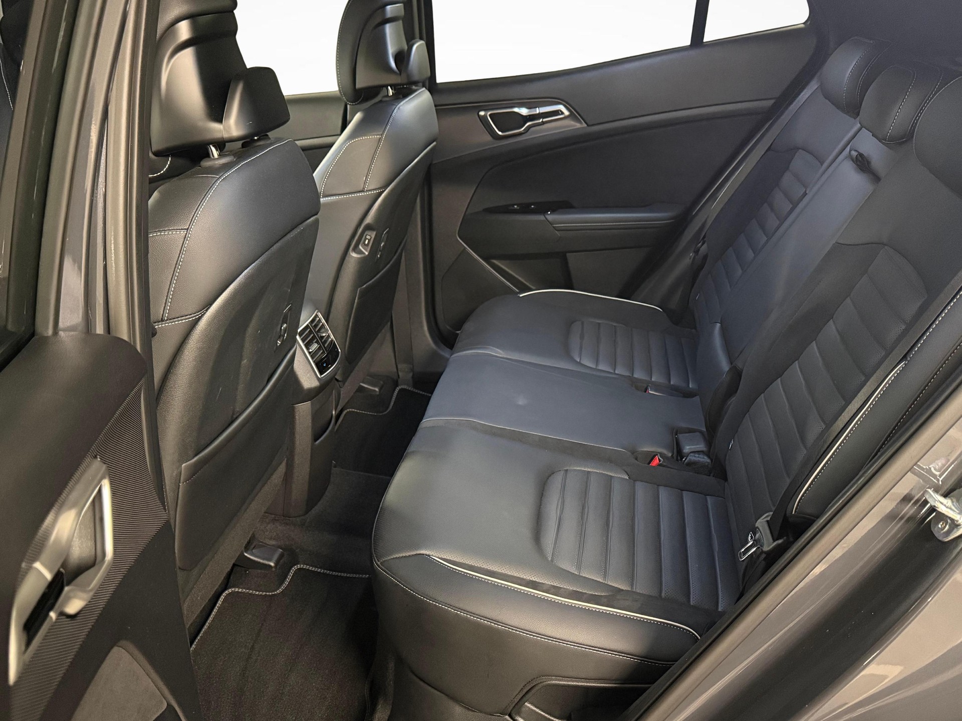 KIA Sportage 1.6 T-GDi Hybrid GT-Line-image-11