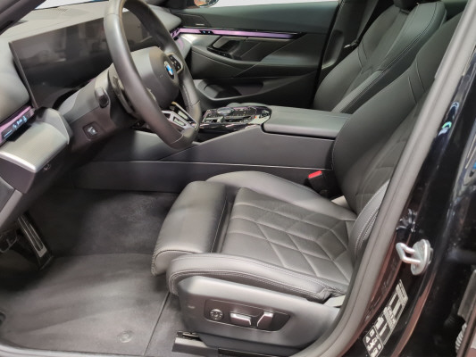 BMW 520d xDr 48V Tour M Sport-image-7