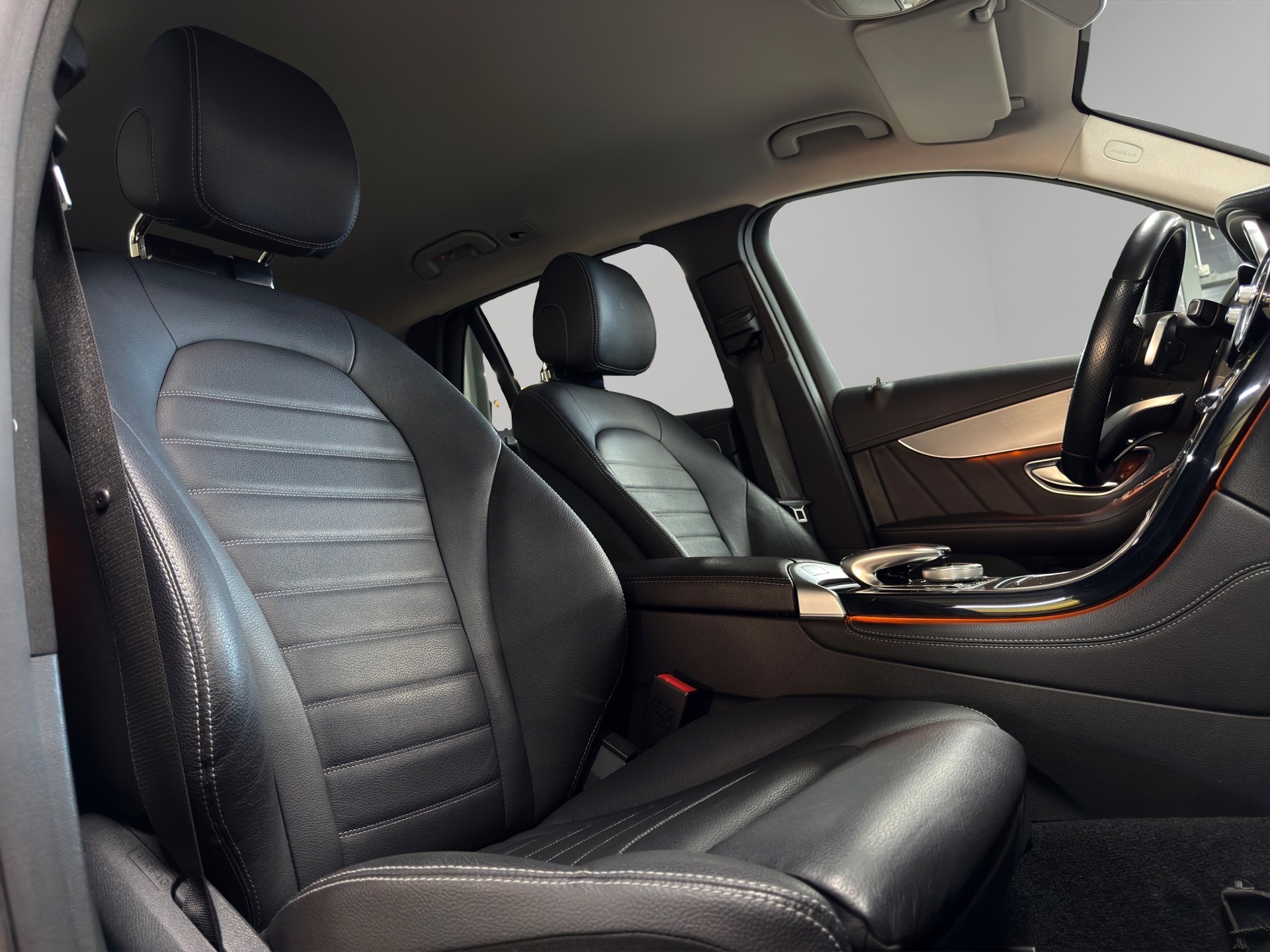 MERCEDES-BENZ GLC 250 4Matic 9G-Tronic-image-15