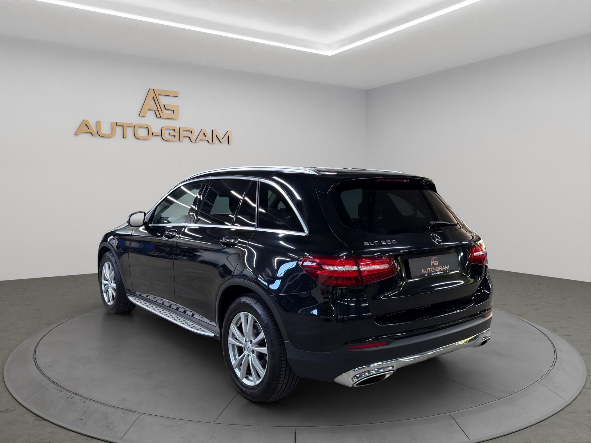 MERCEDES-BENZ GLC 250 4Matic 9G-Tronic-image-3