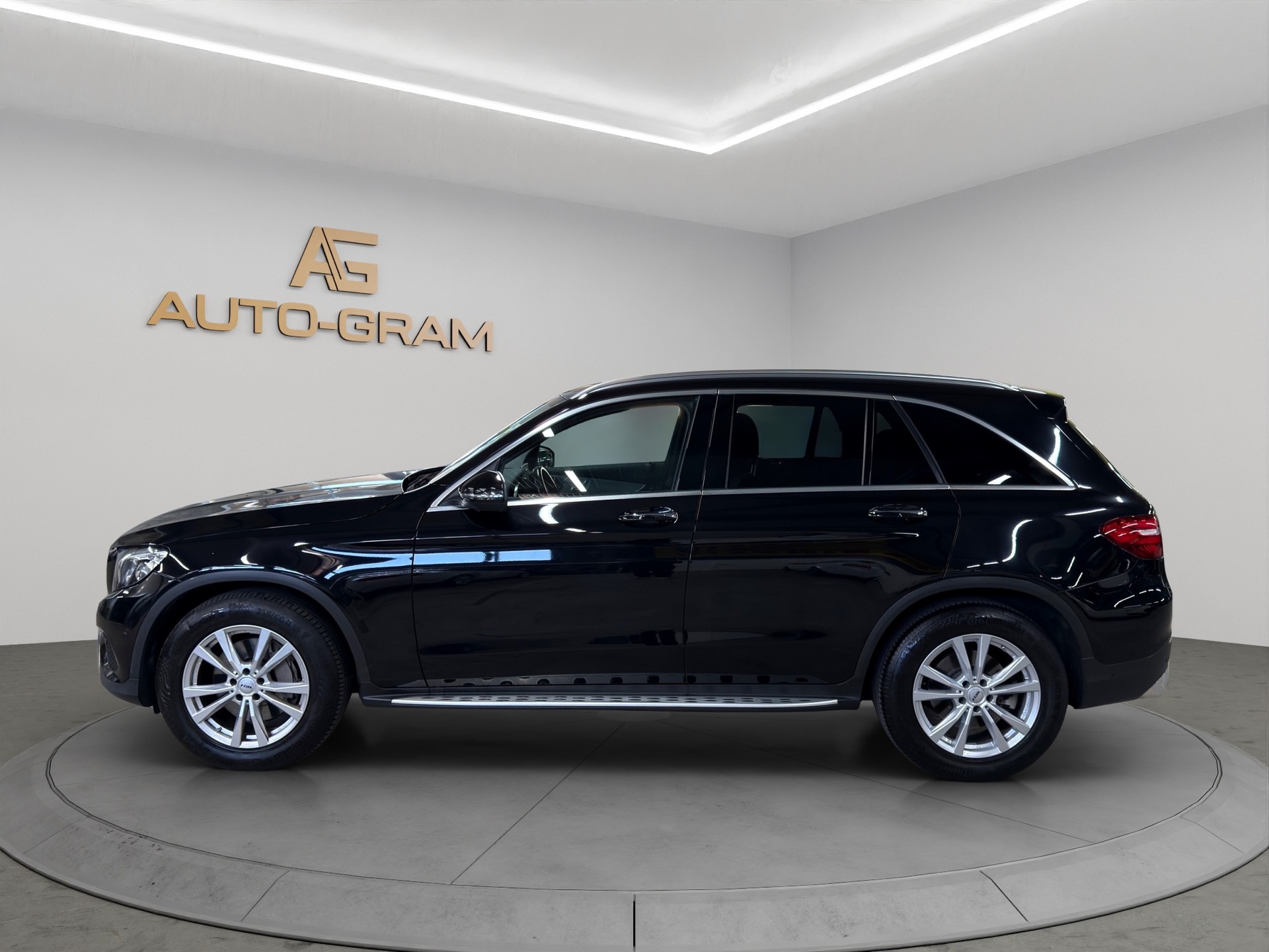 MERCEDES-BENZ GLC 250 4Matic 9G-Tronic-image-2