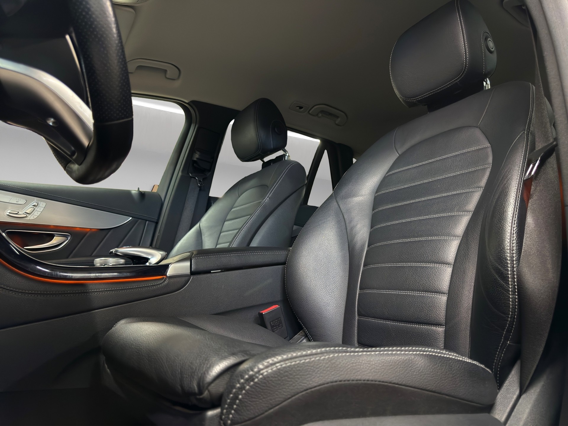 MERCEDES-BENZ GLC 250 4Matic 9G-Tronic-image-13