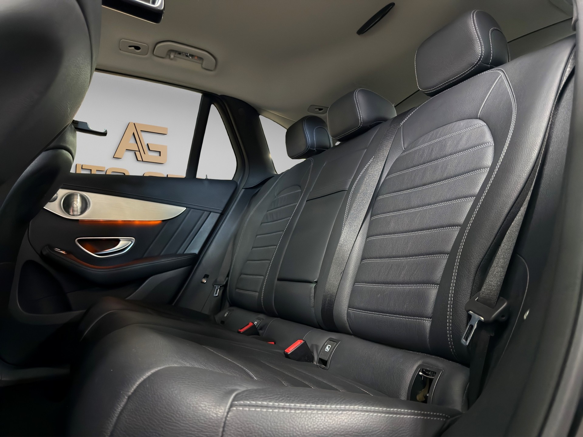 MERCEDES-BENZ GLC 250 4Matic 9G-Tronic-image-14