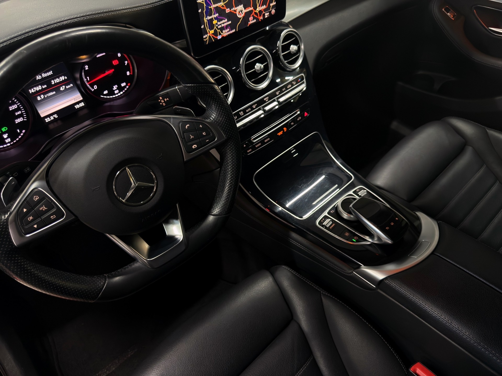 MERCEDES-BENZ GLC 250 4Matic 9G-Tronic-image-22