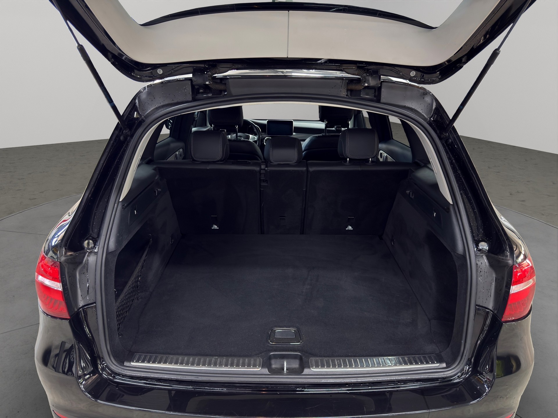 MERCEDES-BENZ GLC 250 4Matic 9G-Tronic-image-12