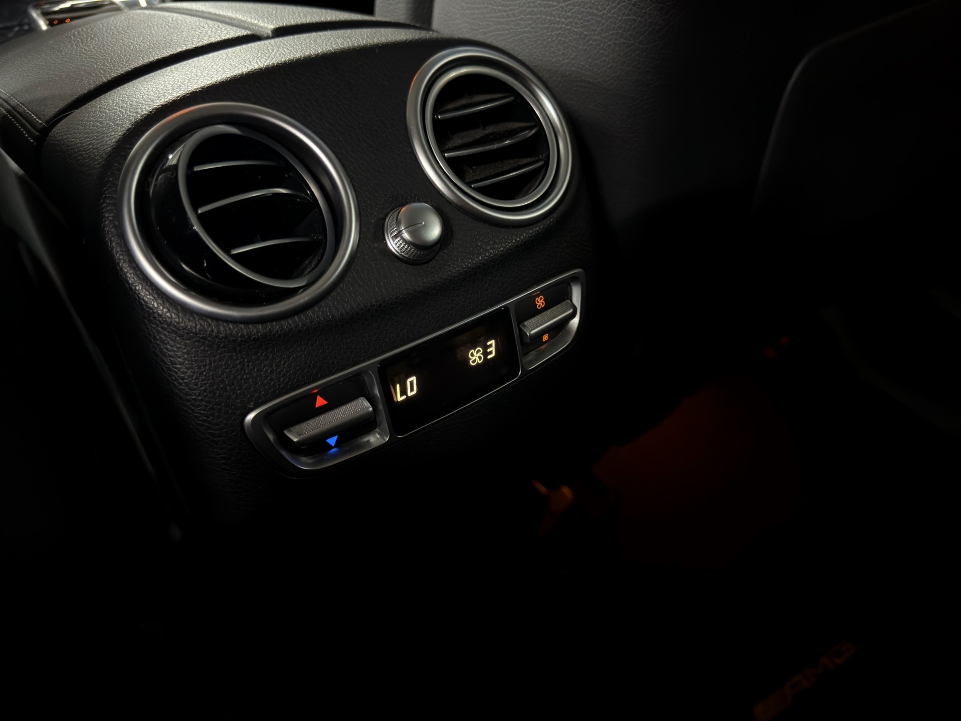MERCEDES-BENZ GLC 250 4Matic 9G-Tronic-image-23