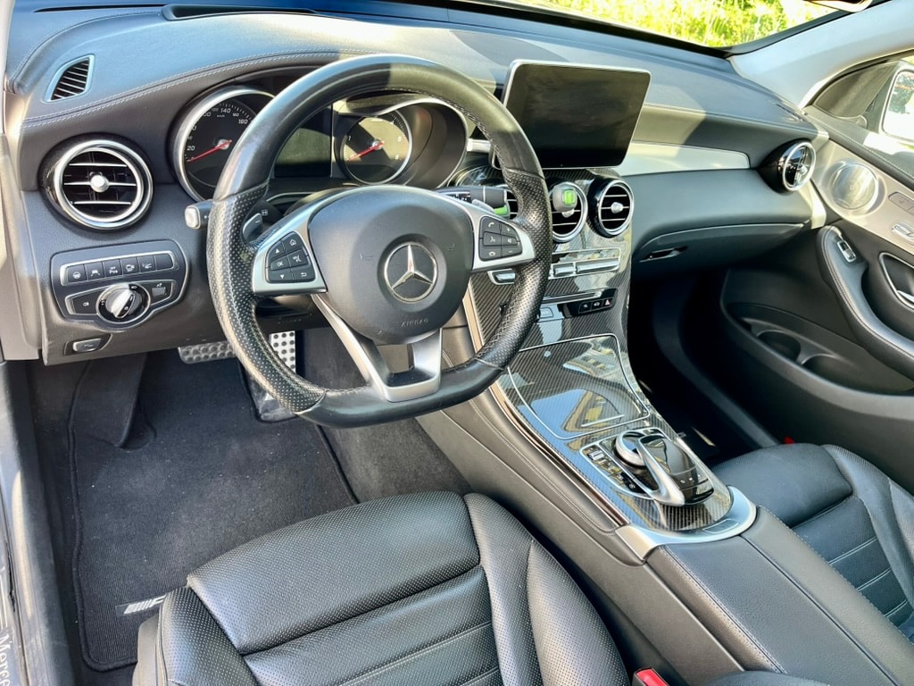 MERCEDES-BENZ GLC 250 d AMG Line 4m-image-3