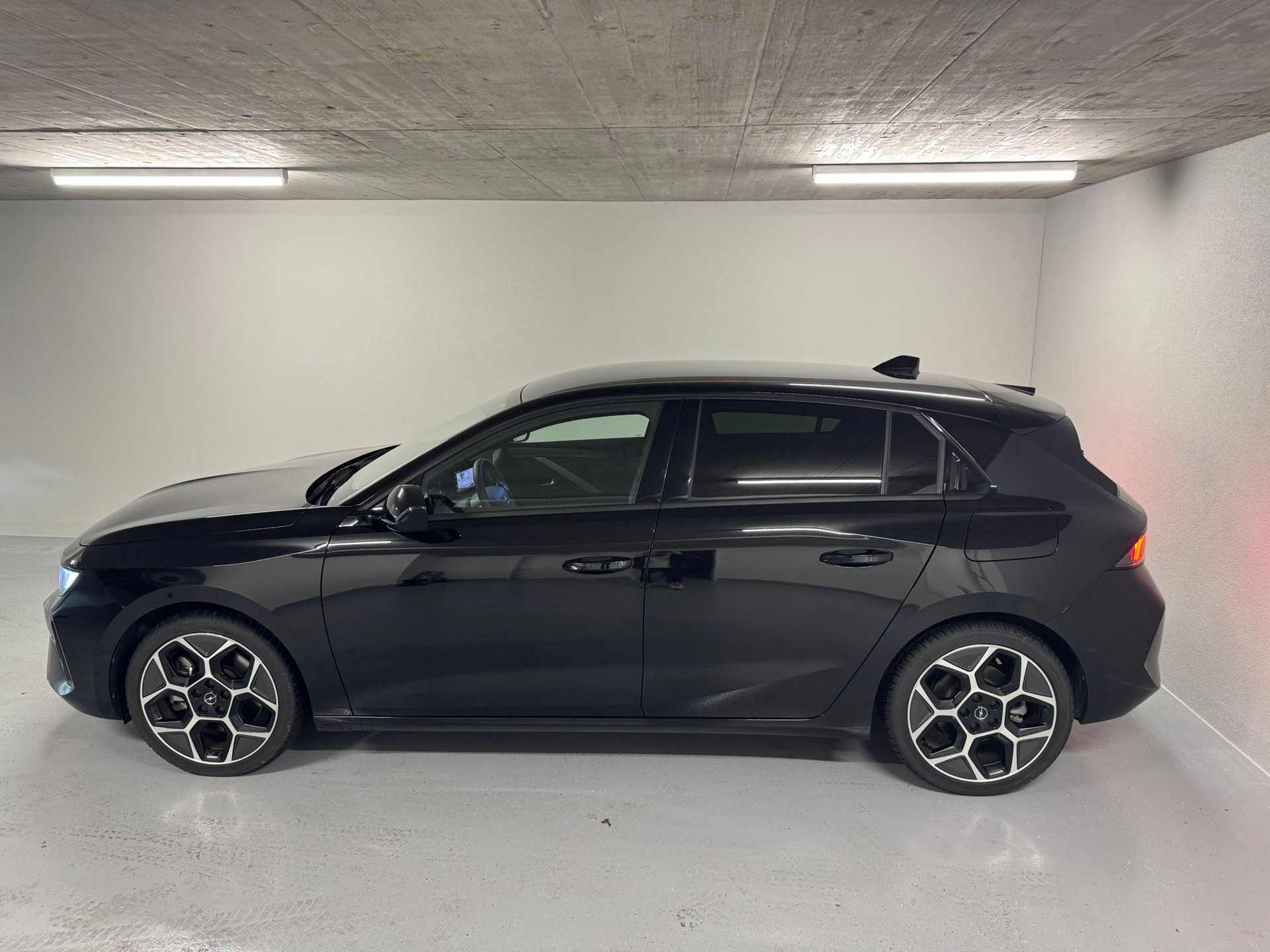 OPEL Astra 1.6 PHEV Turbo Swiss Plus A-image-2