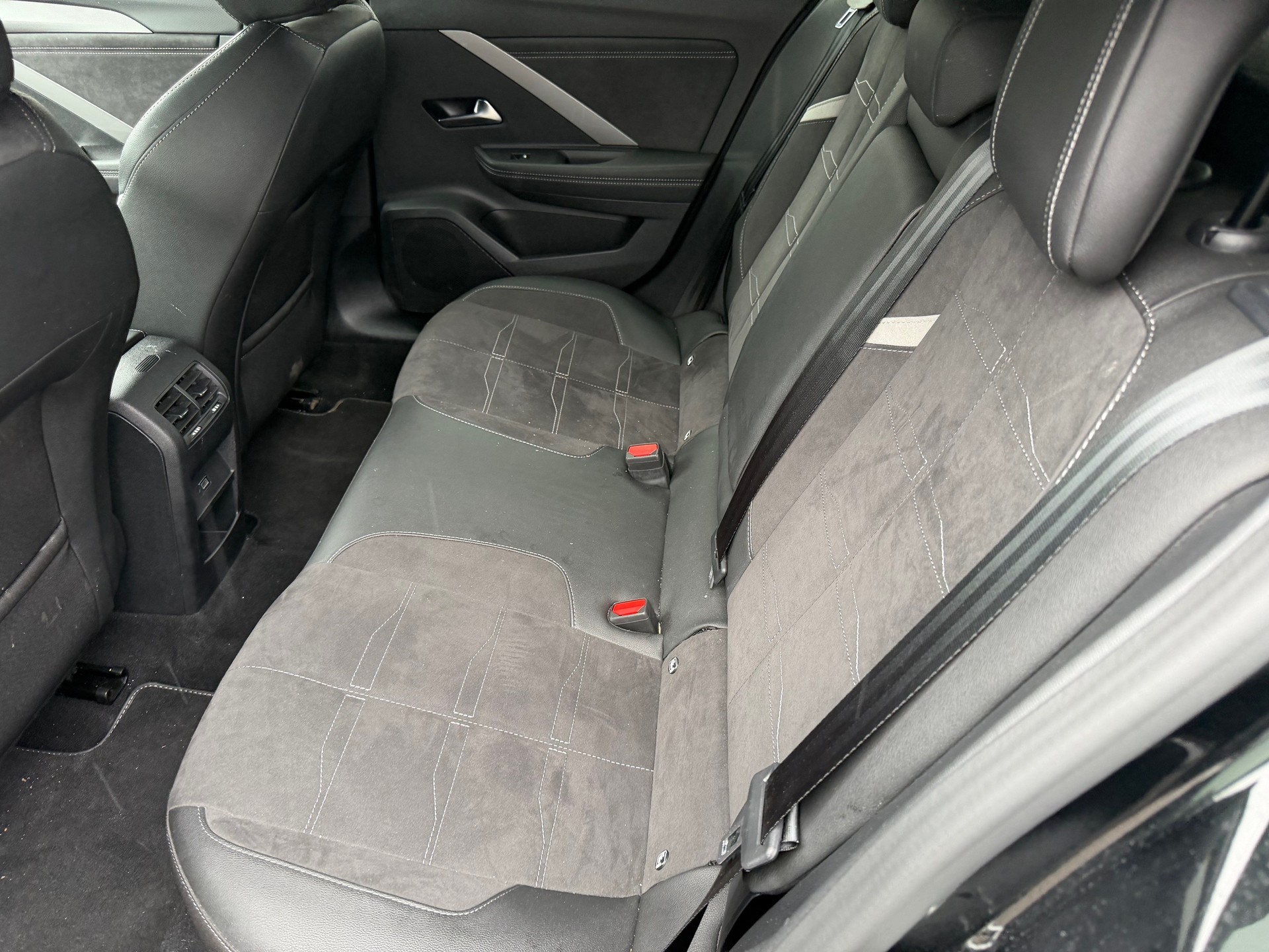OPEL Astra 1.6 PHEV Turbo Swiss Plus A-image-6