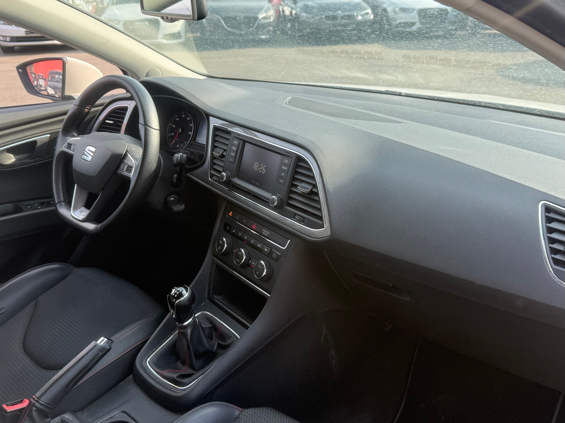 SEAT Leon ST 1.4 TSI FR-image-4