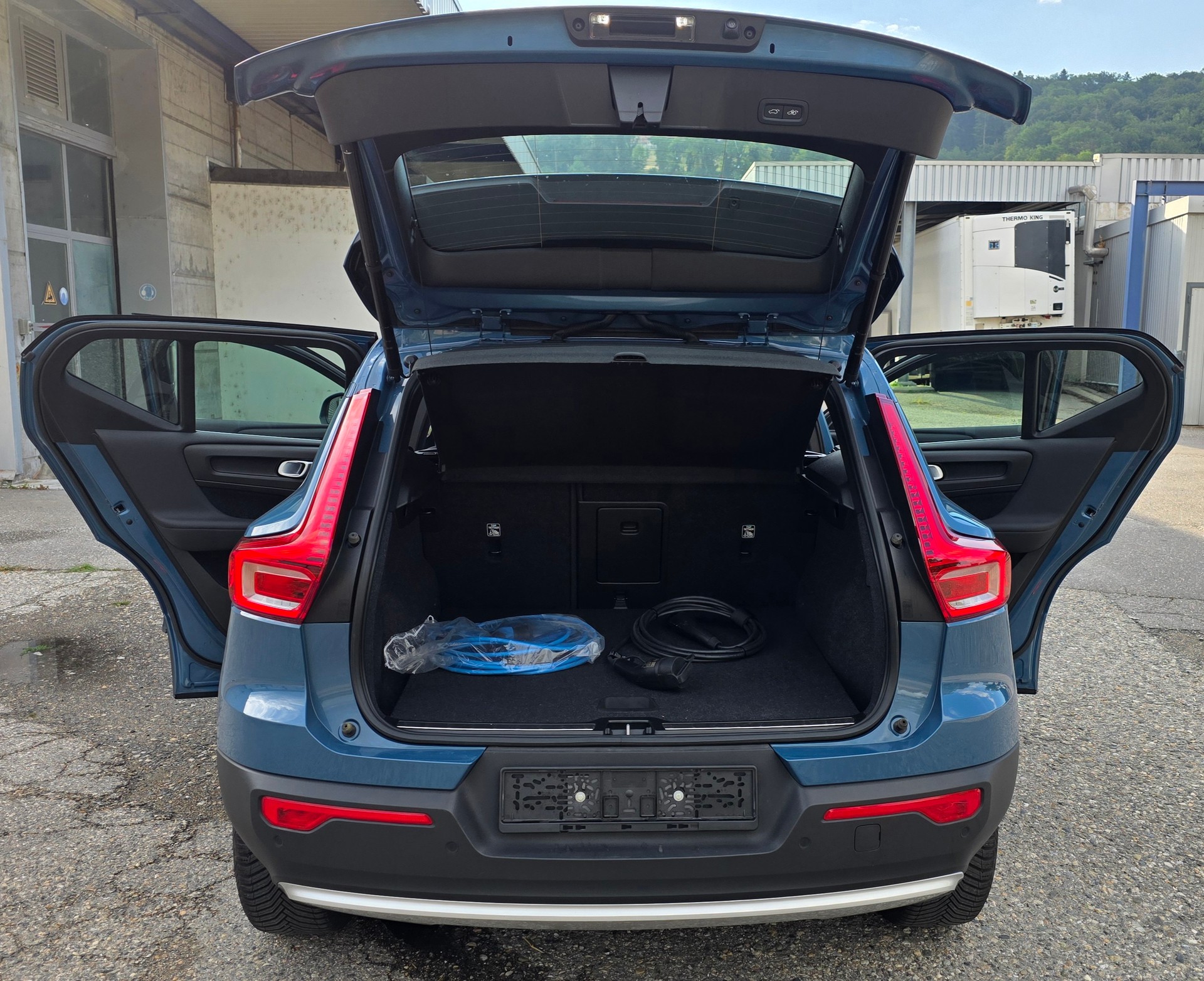 VOLVO XC40 T4 PHEV Plus Bright DCT-image-8