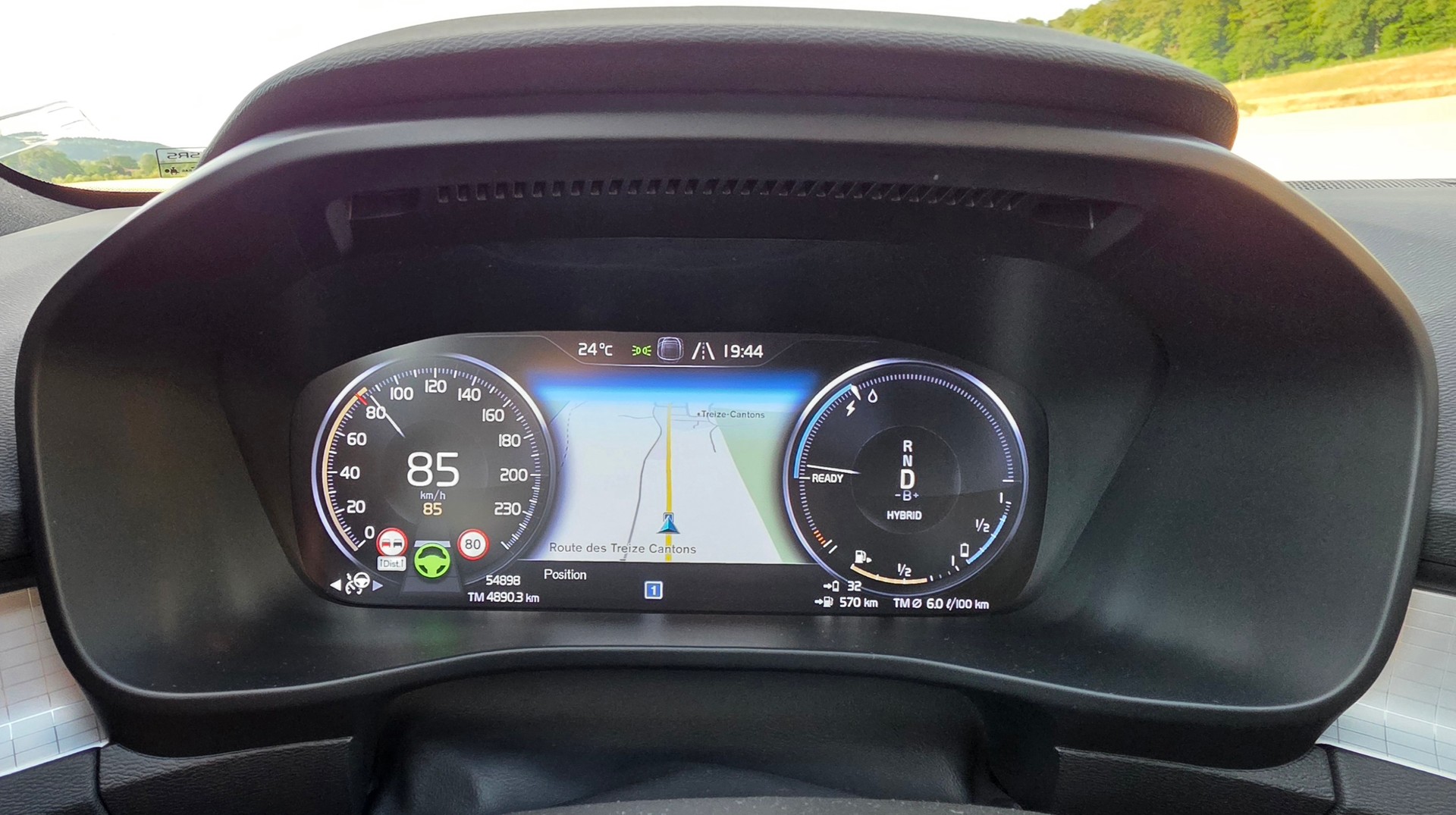 VOLVO XC40 T4 PHEV Plus Bright DCT-image-11