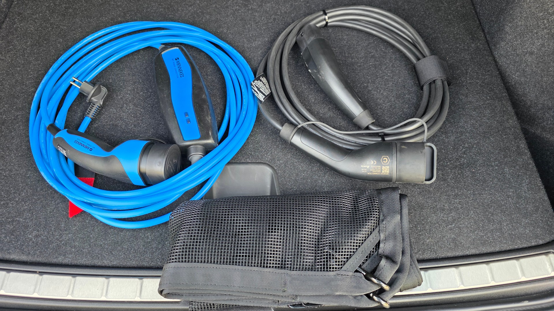 VOLVO XC40 T4 PHEV Plus Bright DCT-image-14