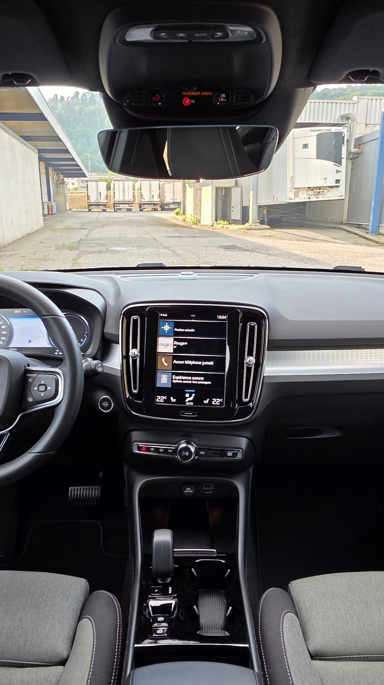 VOLVO XC40 T4 PHEV Plus Bright DCT-image-10