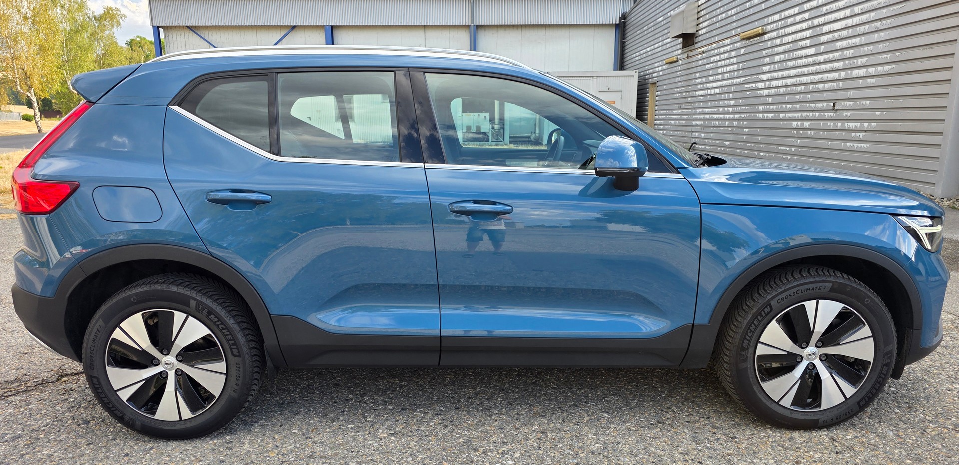VOLVO XC40 T4 PHEV Plus Bright DCT-image-2