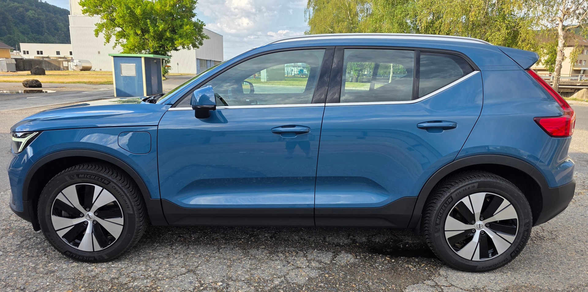 VOLVO XC40 T4 PHEV Plus Bright DCT-image-1